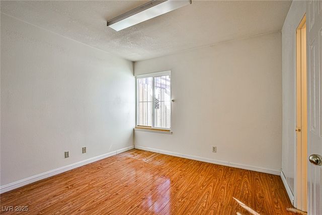 3944 Calle Mirador, Las Vegas, NV 89103