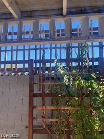 3944 Calle Mirador, Las Vegas, NV 89103