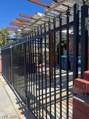 3944 Calle Mirador, Las Vegas, NV 89103