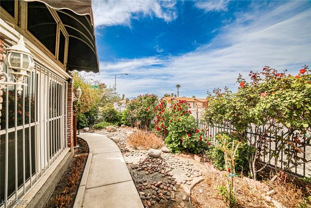 3944 Calle Mirador, Las Vegas, NV 89103