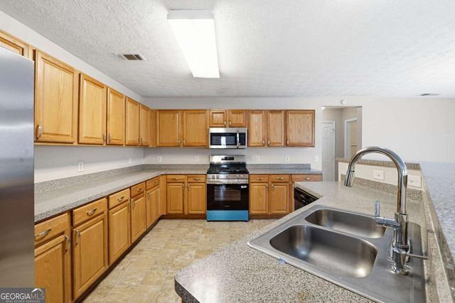 667 Leaflet Ives Trl, Lawrenceville, GA 30045