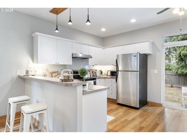 2625 N WILLIS Blvd, Portland, OR 97217