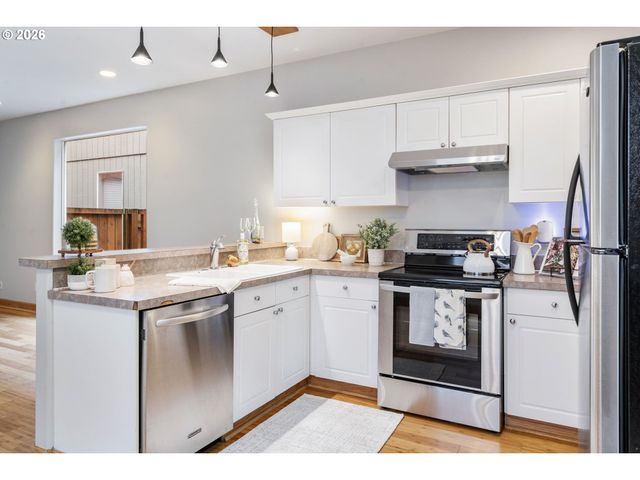 2625 N WILLIS Blvd, Portland, OR 97217