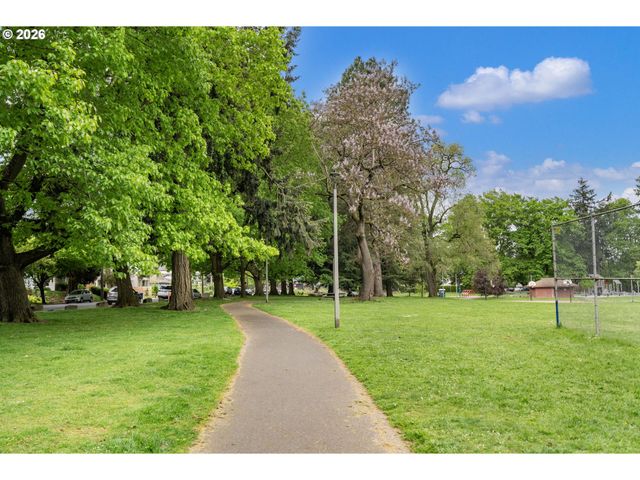 2625 N WILLIS Blvd, Portland, OR 97217