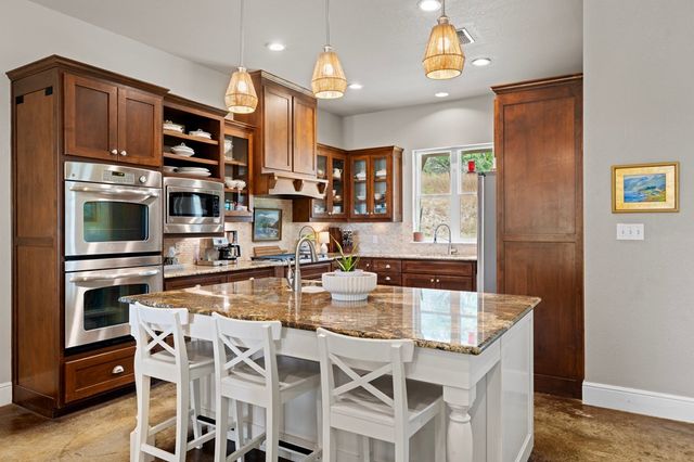 151 Kerr Canyon Pass, Kerrville, TX 78028