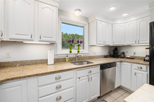 82 Sherry Avenue, Bristol, RI 02809