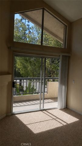 21500 Burbank, Woodland Hills, CA 91367