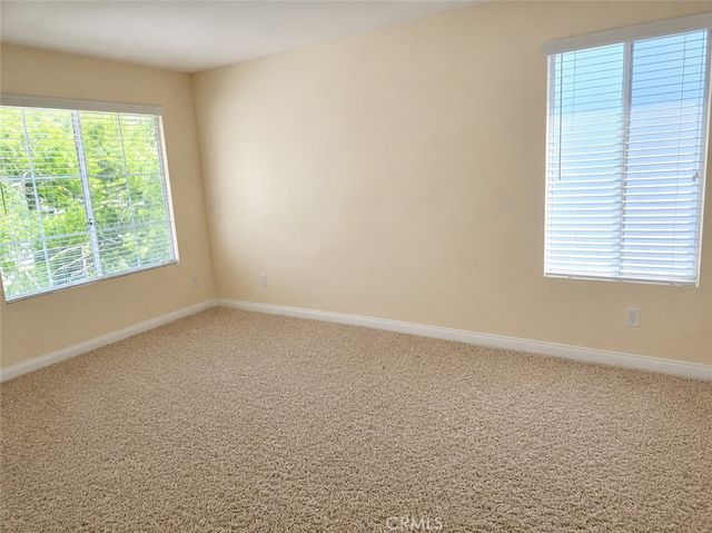 21500 Burbank, Woodland Hills, CA 91367