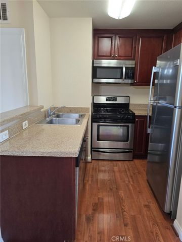 21500 Burbank, Woodland Hills, CA 91367