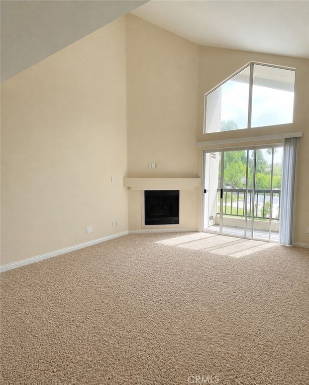 21500 Burbank, Woodland Hills, CA 91367
