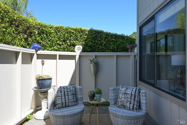 46 Dockside Cir, San Rafael, CA 94903