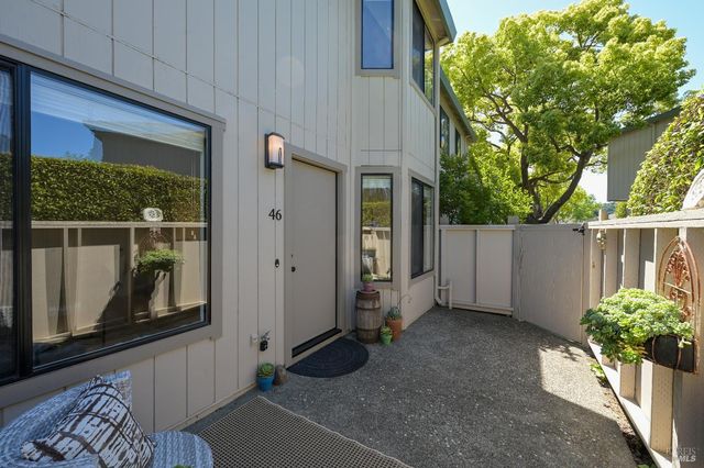 46 Dockside Cir, San Rafael, CA 94903