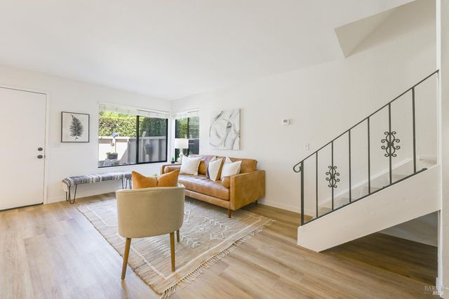 46 Dockside Cir, San Rafael, CA 94903