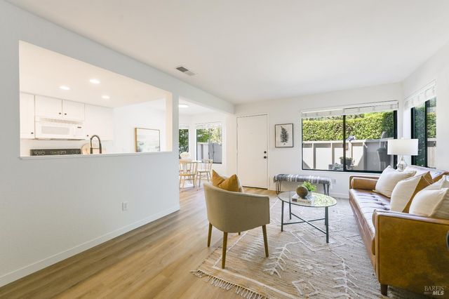 46 Dockside Cir, San Rafael, CA 94903