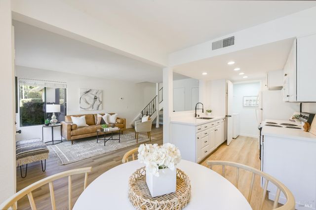 46 Dockside Cir, San Rafael, CA 94903