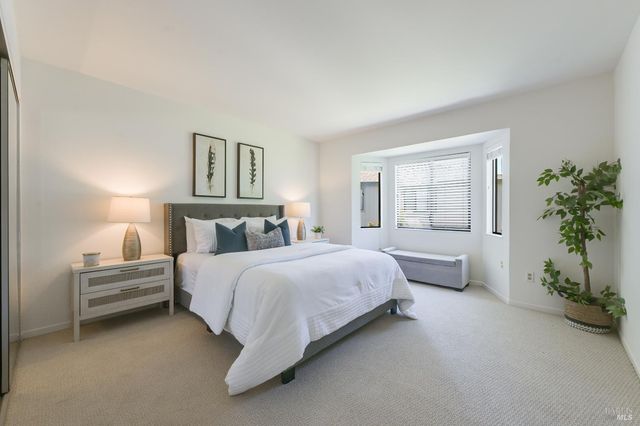 46 Dockside Cir, San Rafael, CA 94903