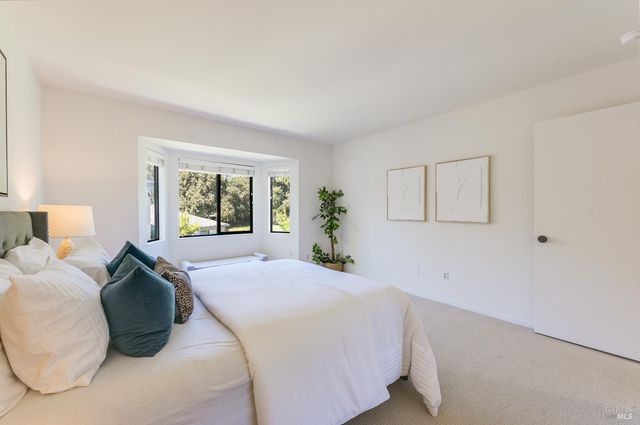 46 Dockside Cir, San Rafael, CA 94903