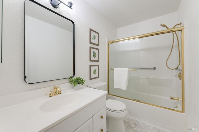 46 Dockside Cir, San Rafael, CA 94903