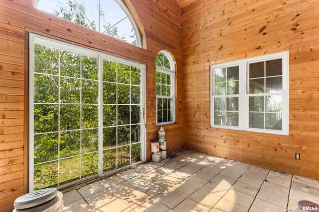 3074 COLE HOLLOW Road, Pekin, IL 61554