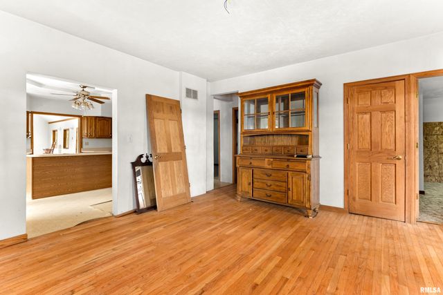 3074 COLE HOLLOW Road, Pekin, IL 61554