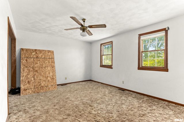 3074 COLE HOLLOW Road, Pekin, IL 61554