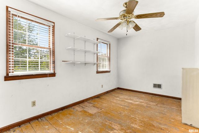 3074 COLE HOLLOW Road, Pekin, IL 61554