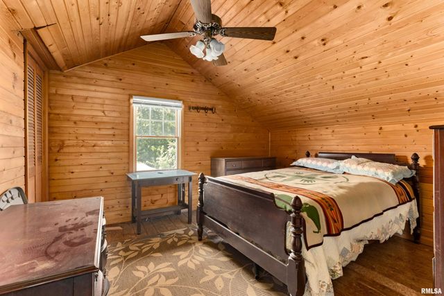 3074 COLE HOLLOW Road, Pekin, IL 61554