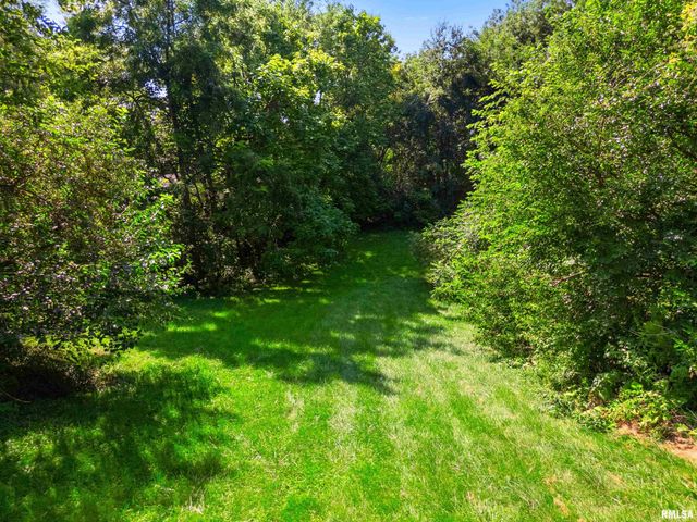 3074 COLE HOLLOW Road, Pekin, IL 61554