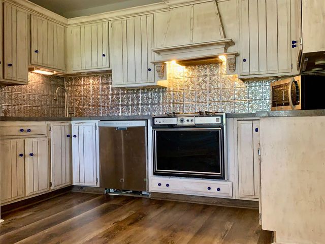 1010 Southeast Boulevard, Bayou Vista, LA 70380