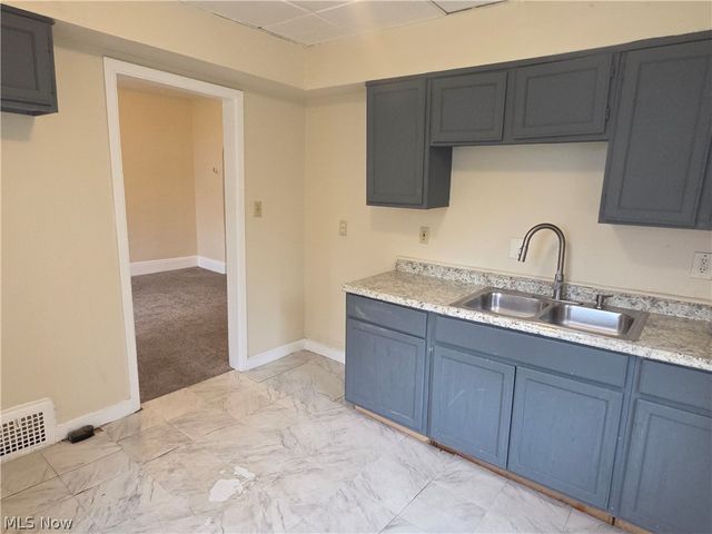 1452 Clermont Road, Cleveland, OH 44110