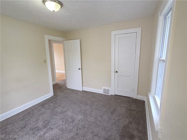 1452 Clermont Road, Cleveland, OH 44110
