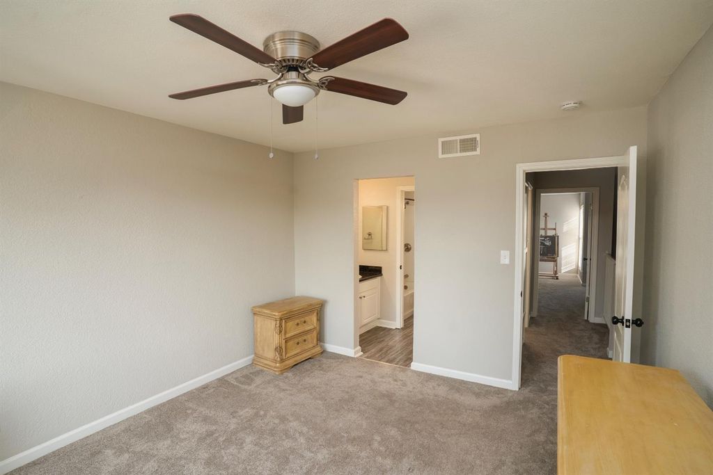 Image 11 of property listing at 7166 N Fruit Avenue # 178, Fresno, CA 93711