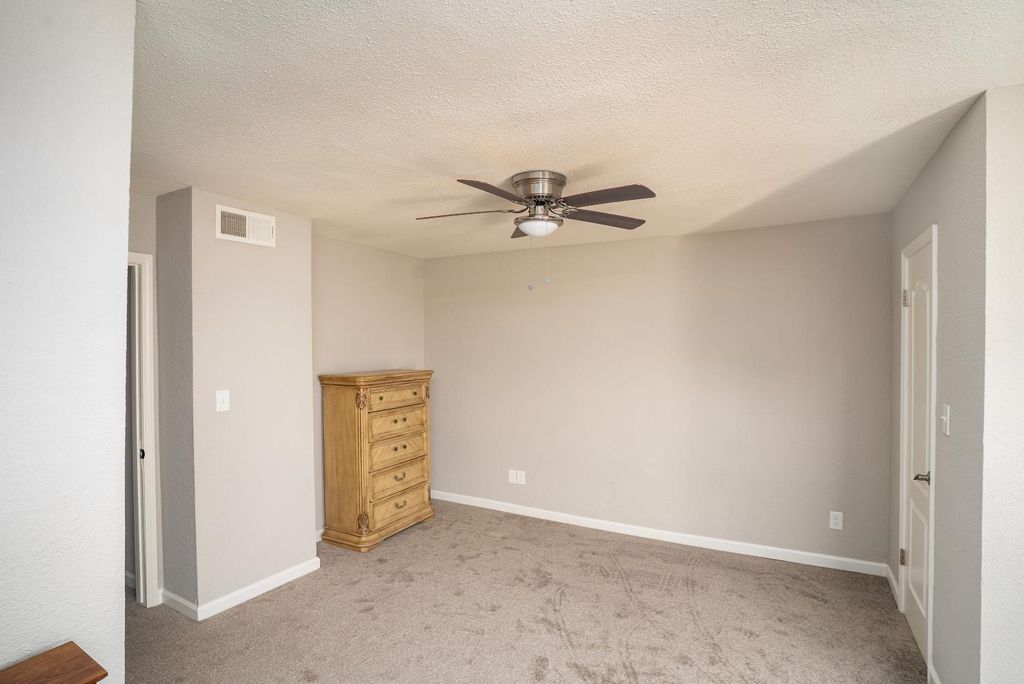 Image 15 of property listing at 7166 N Fruit Avenue # 178, Fresno, CA 93711