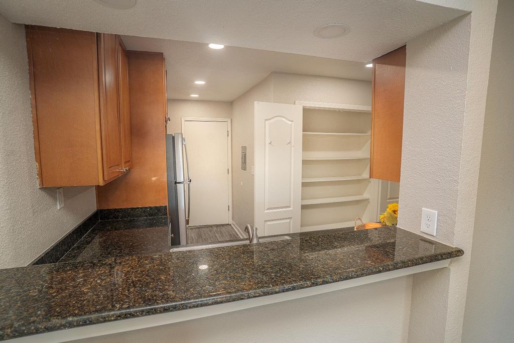 Image 5 of property listing at 7166 N Fruit Avenue # 178, Fresno, CA 93711