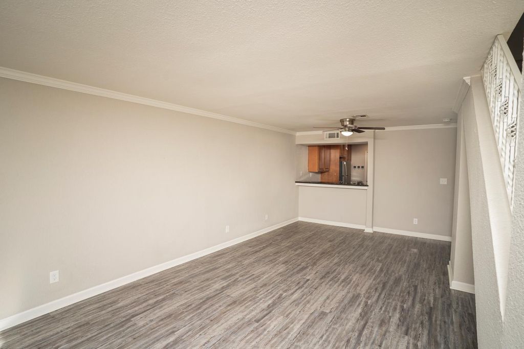 Image 6 of property listing at 7166 N Fruit Avenue # 178, Fresno, CA 93711