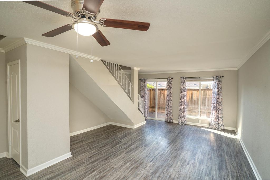 Image 8 of property listing at 7166 N Fruit Avenue # 178, Fresno, CA 93711