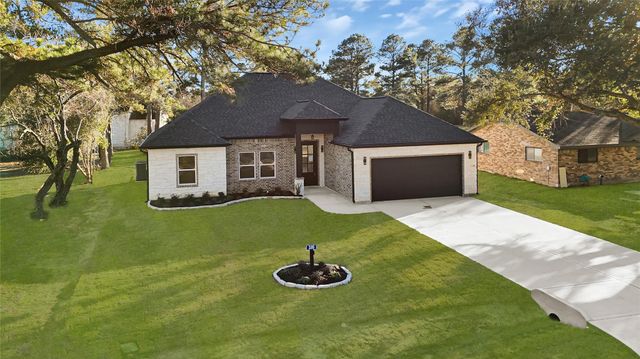 105 Bledsoe St, Prairie View, TX 77445