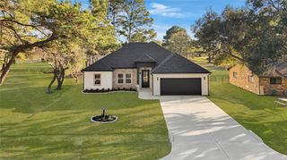 105 Bledsoe St, Prairie View, TX 77445