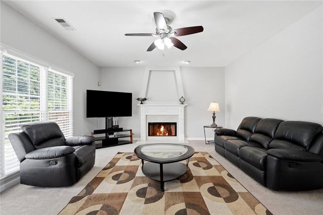 10805 Glenhurst Pass, Johns Creek, GA 30097