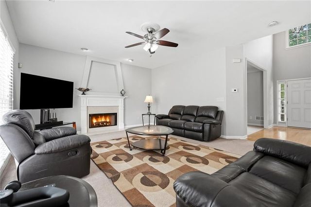 10805 Glenhurst Pass, Johns Creek, GA 30097