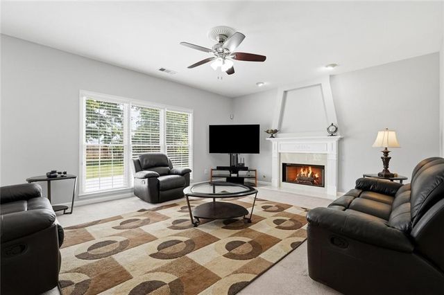 10805 Glenhurst Pass, Johns Creek, GA 30097