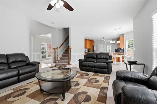 10805 Glenhurst Pass, Johns Creek, GA 30097