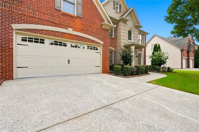 10805 Glenhurst Pass, Johns Creek, GA 30097