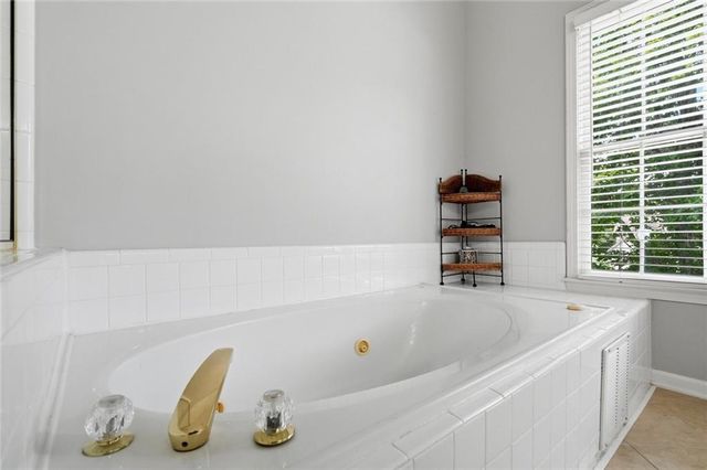 10805 Glenhurst Pass, Johns Creek, GA 30097