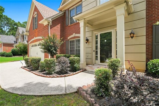 10805 Glenhurst Pass, Johns Creek, GA 30097