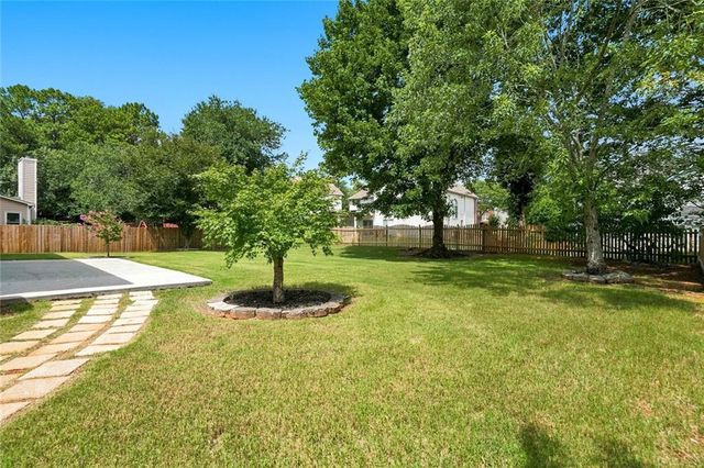 10805 Glenhurst Pass, Johns Creek, GA 30097