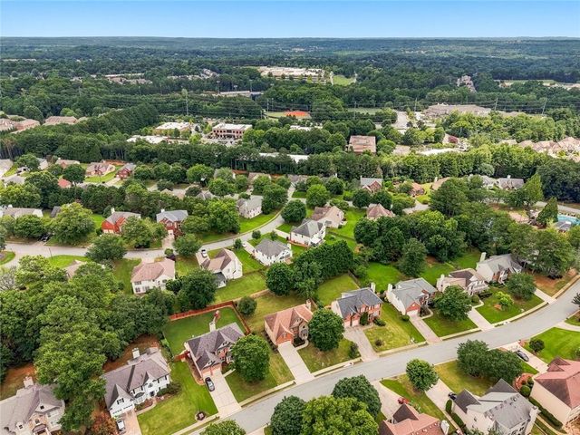 10805 Glenhurst Pass, Johns Creek, GA 30097