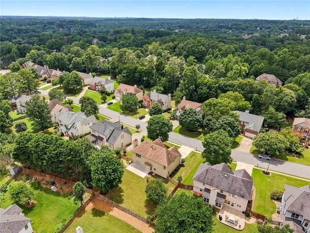 10805 Glenhurst Pass, Johns Creek, GA 30097