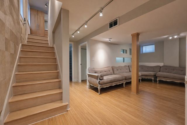 419 W Briar Place B, Chicago, IL 60657