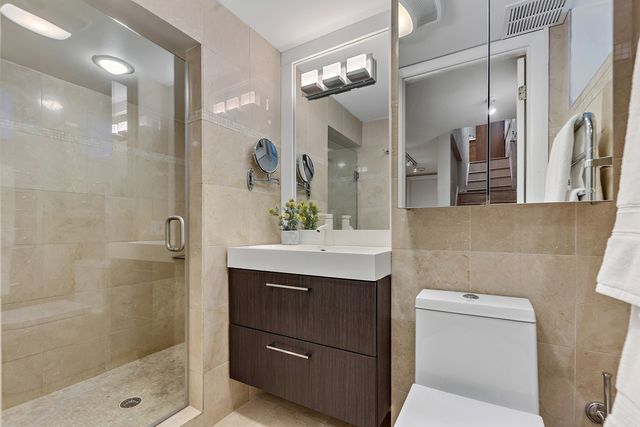 419 W Briar Place B, Chicago, IL 60657